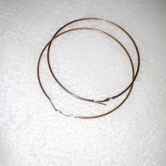 New 100mm Gold Hoop Hearings Never Worn - Picture 6 of 7